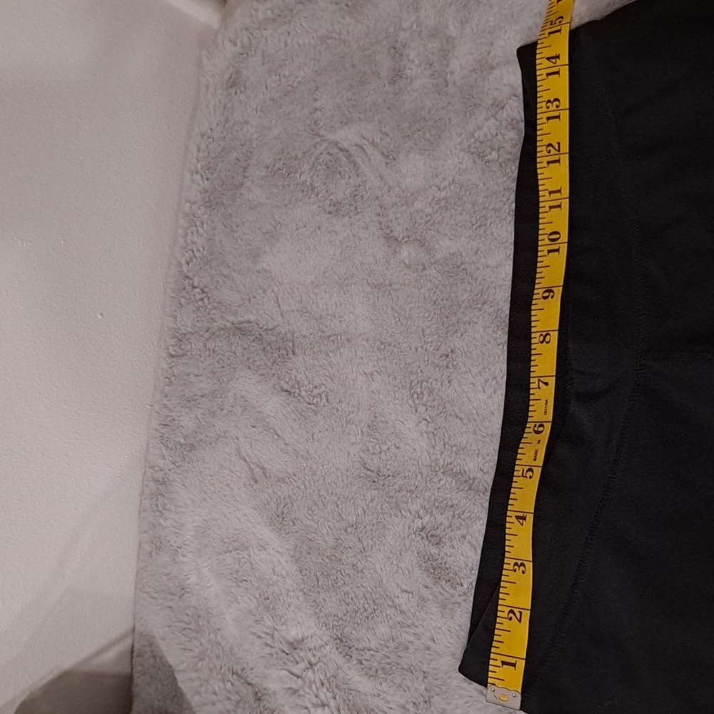 Lucy Capris - image 4